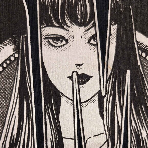 Japanese anime Junji Ito Collection T-shirt size S Tomie - Picture 2 of 4